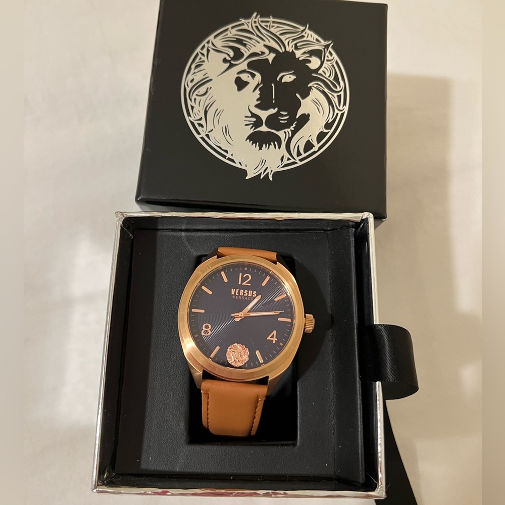 VERSUS VERSACE
VERSUS VERSACE MENS
LEXINGTON 44MM STRAP
FASHION WATCH